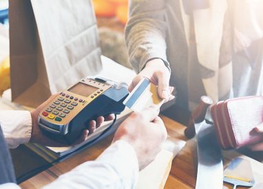 HB_StoreDetails_FeatureBox_756x544 (1) Paying with credit card